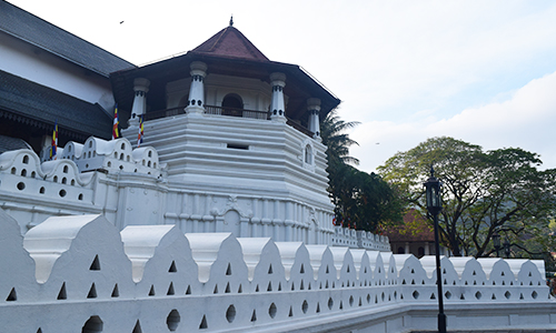 Paththirippuwa which had been considered as the symbol of identity of the of the Kandyan Architecture was built in 1802 A.D on the instructions of kings Sri Wickrama Rajasinhe., who was the last king of Nayakkar Lineage (1798-1815 A.D).
